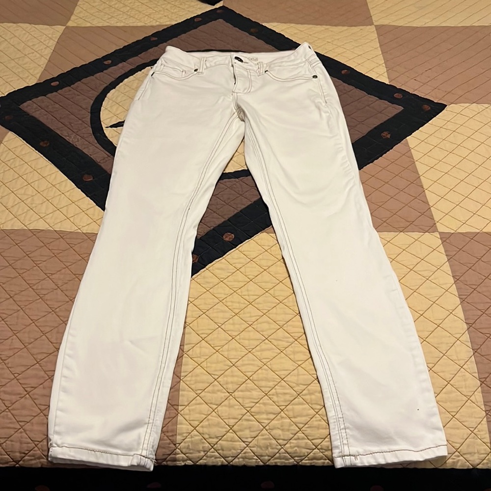 Skinny jeans cream color
